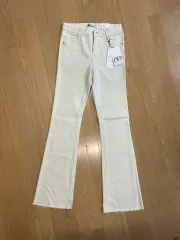 ZARA ザラ アイボリー ブーツカット デニム パンツ