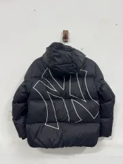 (145) MLBキッズ ニューヨーク・ヤンキース ビックロゴ ダウン