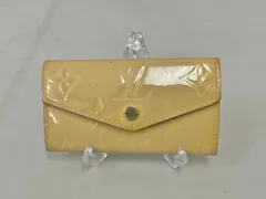 ルイ・ヴィトン LOUIS VUITTON 4連キーケース ヴェルニ ミュルティクレ4 M90910 ベージュ レディース 保存袋 箱付き 2602LT106