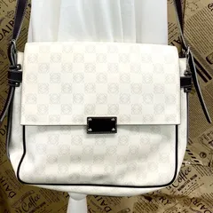ロエベ ショルダーバッグ アナグラム サコッシュ 白 旅行 GC213