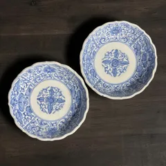【2客セット】時代物 古伊万里 唐草 染付 丸皿 盛り皿 飾り皿 古美術 和食器 骨董品 アンティーク