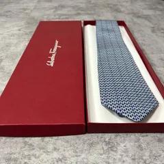 【箱付き】Salvatore Ferragamo　サルヴァトーレフェラガモ ロゴ入り小紋柄ネクタイ シルク100% メンズ イタリア製 ブルー 青色 ホワイト 白色 ガンチーニモチーフ 総柄 箱付き クラシック ビジネス向け ヴィンテージ　ギャラ付き