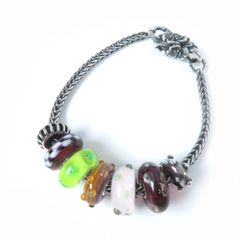 値下☆トロールビーズブレスレット 緑と白のデザイン ブレスレット 