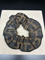 FENDI フェンディ ズッカ柄 シュシュ - メルカリ