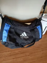 アディダス ブラック/ブルー スポーツバッグ