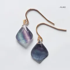 No.862✨天然石✨フローライトの一粒ピアス　イヤリング