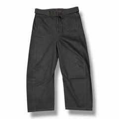 国内正規 LEMAIRE TWISTED BELTED PANTS ブラックデニム ツイスト ベルテッドパンツ ワイドジーンズ ルメール PA326 LD1000 ブラック M （13252M）のサムネイル