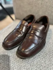プラダ ダークブラウン ローファー