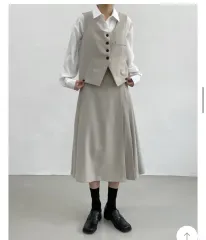 インチャントミー Vネックベスト＆ロング丈スカート（ベージュ）