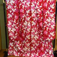 ポリエステル振袖 薔薇 身丈170cm 躾糸付き MOP235 - メルカリ