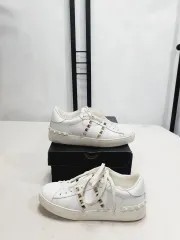 ヴァレンティノ ロックスタッズ アンタイトル スニーカー 白 37 5