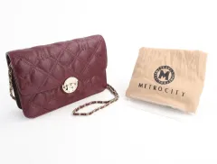 メトロシティ キルティング チェーン クロスバック バーガンディ