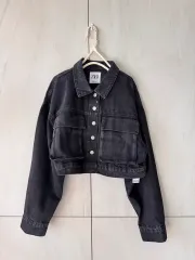 新品 ZARA ブラック デニム クロップド ジャケット S (55サイズ)