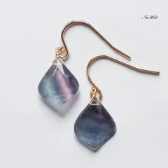 No.862✨天然石✨ フローライトの一粒ピアス　イヤリング