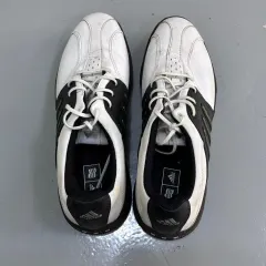 255 アディダス スパイクレス ゴルフシューズ 0409E