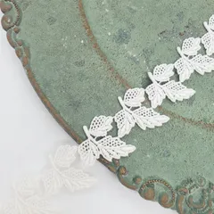 国産綿ケミカルレース　3枚の葉っぱ