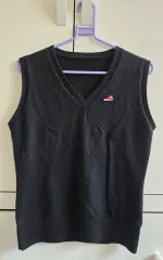 黒色 Vネック ニット ベスト (送料無料※メルカリshop取引では対象外)