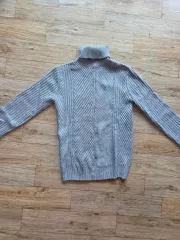 ノーブランド グレー ケーブル編み タートルネック ニット セーター