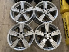 手渡し限定】トゥーラン純正ホイール4本 - メルカリ