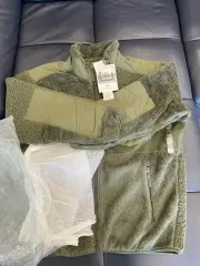 ユニクロ x エンジニアードガーメンツ オリーブ フリース