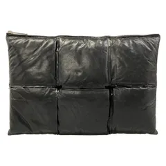 BOTTEGA VENETA(ボッテガヴェネタ) クラッチバッグ パデッド マキシイントレチャート 黒