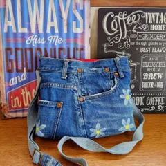 73☆USEDダメージデニムリメイク☆サコッシュ☆フラワーペイント☆ショルダーバッグ☆デニムバッグ☆