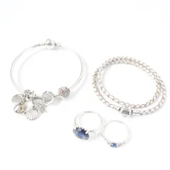 美品☆Pandora Disney パンドラ ディズニー チャーム4個 レザーダブル