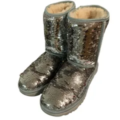 良品 UGG アグ スパンコール ムートンブーツ サイズ23cm グレー シルバーカラー レディース 古着 中古 USEDのサムネイル