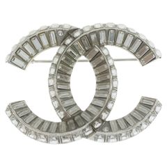 CHANEL キラキラストラス定番ブローチ 新品 2022 aw - メルカリ