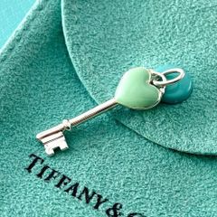 Tiffany sv925/ブルーエナメル/ハート/キー/ペンダントトップ - メルカリ