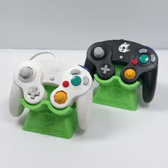 美品 ゲームキューブ コントローラー スマッシュブラザーズ スマブラ ホワイト ブラック 後期型モデル 動作確認済み 2個セット スタンド付き ニンテンドー Nintendo GameCube Smash Bros DOL-003 管理番号M1746