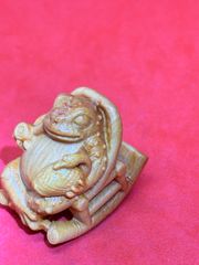 越南芽庄黒油沈香 精雕諸葛亮立像 21×3×4cm 220g（6233-1/3） - メルカリ