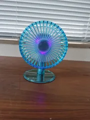 NE0134【美品・未使用品】Life on Products クリアデスクファン 首振り機能付 LCAF029 ライフオンプロダクツ (BL（ブルー）) おしゃれ 静音 省エネ USB充電 コンパクト 夏のデスクに 熱中症対策 ギフト プレゼント