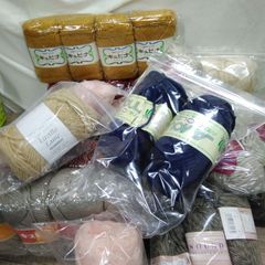 ほぼ未使用〉 手芸素材 まとめ売り ぬいぐるみパーツ 布 わた 刺繍糸