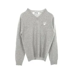 プレイコムデギャルソン PLAY COMME des GARCONS ニット ハートパッチ Vネック グレー ウール ニット メンズ Used Aのサムネイル