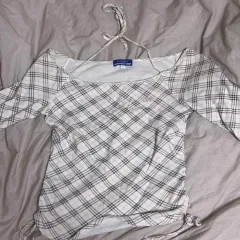 バーバリー ブルーレーベル 7分 オフショルダー シャーリングTシャツ