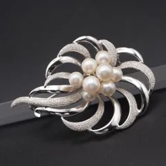 V351 本真珠 5.2-6.3mm8珠 パール STERLING刻印 ブローチ デザイン シルバー コサージュ 6月誕生石