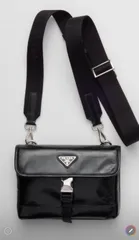 ＜PRADA＞ソフトルックスレザー  スマートフォンケース