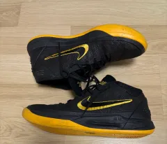 ナイキ バスケットシューズ コービー AD ミッド 黒黄 275