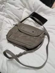 マークジェイコブス クロスバック ブラウン