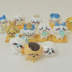 [NI] ちいかわ　びっくら？たまご　バスボール　ハチワレ　モモンガ　うさぎ　くりまんじゅう　マスコット