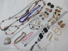 『特価品！』アクセサリーおまとめ　ネックレス　イヤリング他まとめて　難有多めの為