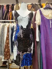 新品)幾何学スパンコール ワンピース55