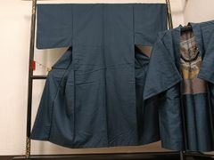 メンズ着物 大島紬 アンサンブル 亀甲 騎馬 本 金彩 着物 052b - メルカリ