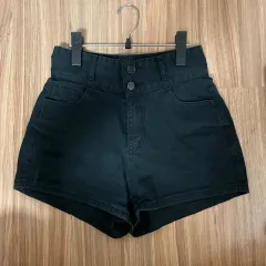 ハイウエスト ブラック デニム ショートパンツ