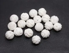 ホワイトオニキス　薔薇　ビーズ 10mm　(3個)　白瑪瑙　ハンドメイド　フラワービーズ