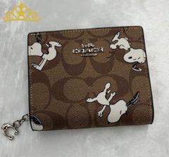 COACH × peanuts スヌーピー シグネチャー コンパクトウォレット