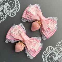 ピンクイチゴとチェックのリボン❤︎量産型 ヘアクリップ ヘアゴム