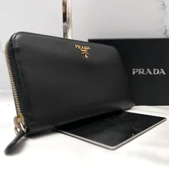 ◇美品◇プラダ　長財布　サフィアーノレザー　ロゴ金具　ブラック×ゴールド