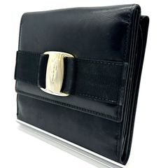 Salvatore Ferragamo 二つ折り財布 ヴァラ ブラック Wホック - メルカリ